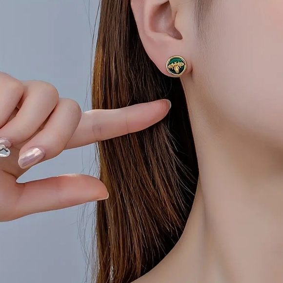 Green & Gold Bee Stud Earrings - Picture 3 of 5
